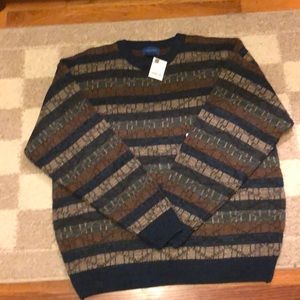 Nice men’s blue/ multicolored sweater.